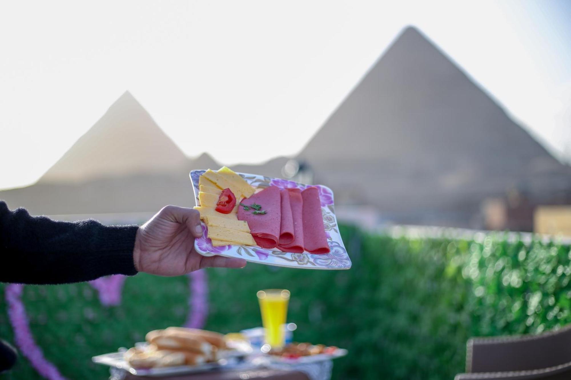 Pyramids Show Hotel Kafrat al Jabal Exterior foto