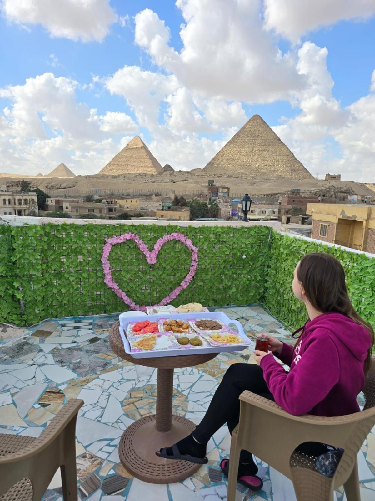 Pyramids Show Hotel Kafrat al Jabal Exterior foto